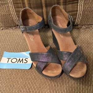 Ladies Tom’s Heeled Wedges Sz 6